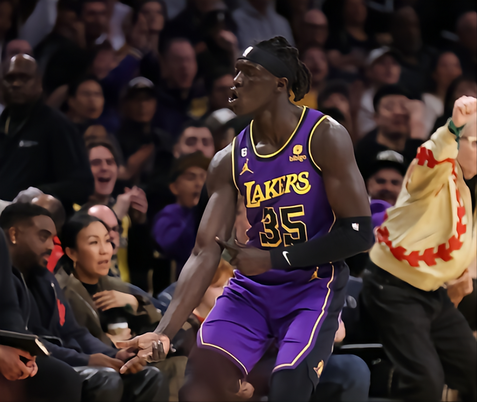 洛杉矶湖人对俄克拉荷马雷霆