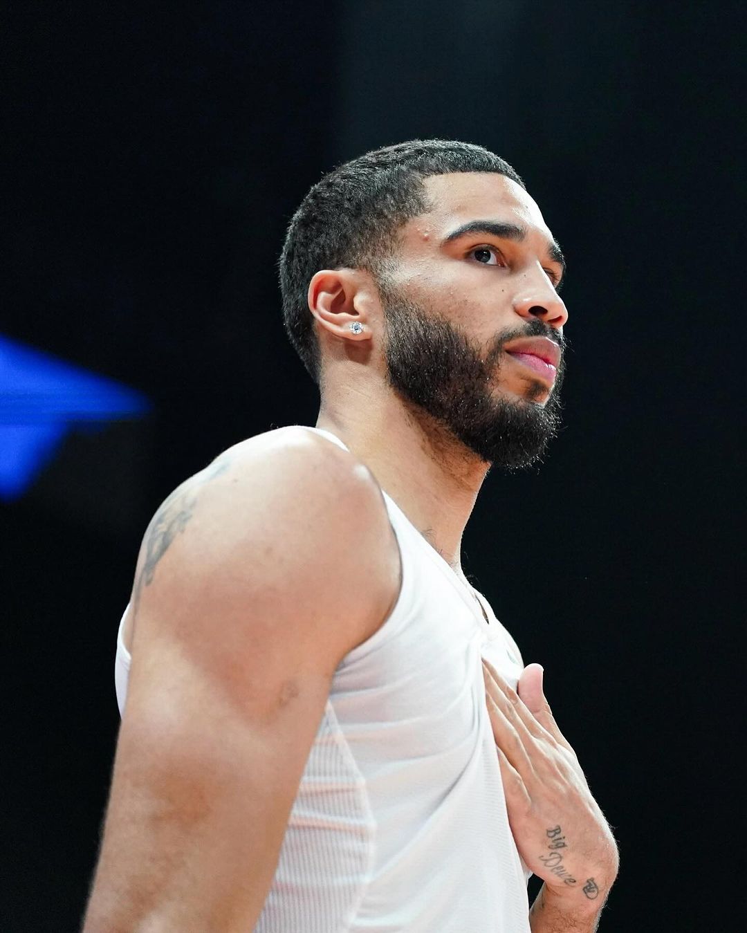 关于亚特兰大强势反弹备战意大利杯塔图姆在塞尔维亚队比赛中刷新纪录，现场解说直呼：风云突变上海海港赛前更衣室发声的信息