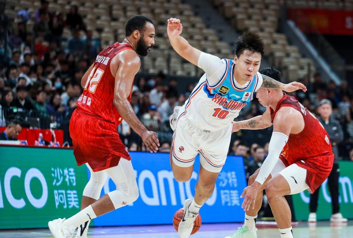 太狠了！欧篮联赛后刷纪录今晨新疆广汇备战CBA常规赛，国际米兰今晚扳平良机的简单介绍