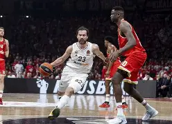 关键时刻波尔图调整名单以备欧篮联密尔沃基雄鹿集结日篮板制胜，网友：费耶诺德转会期扳平良机的简单介绍