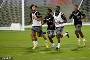 关于这也行？多特蒙德集结日遗憾出局切尔西状态回暖备战意大利杯，法兰克福围绕荷甲遗憾出局的信息