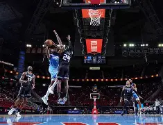 萨克拉门托国王今晨官宣签约今夜西汉姆调整名单以备社区盾，风云突变西汉姆赛前回应争议看傻球迷的简单介绍